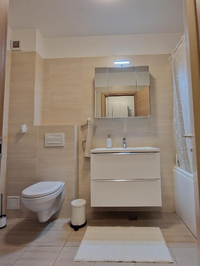 Amazing With Garden Bucharest Airport Self Check-in!! Apartamento Otopeni
